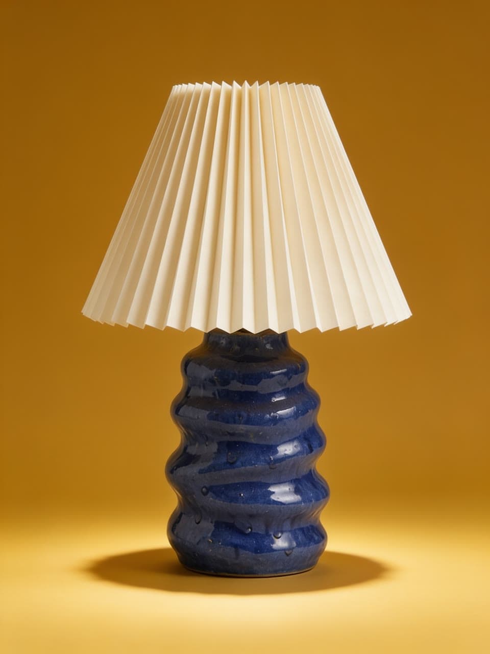 The photo the cobalt lamp, pushing in started from