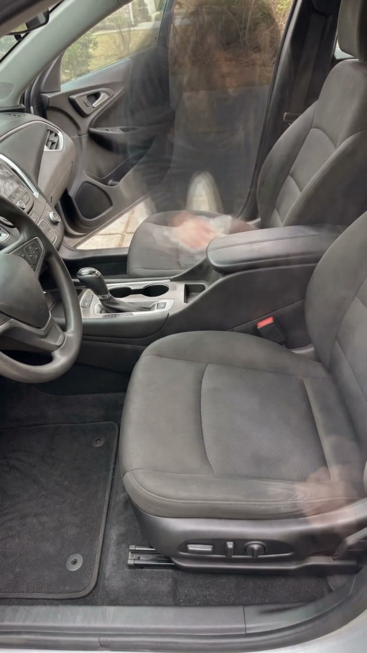 Car interior detailed, as a silent time-lapse, a real run on Leap